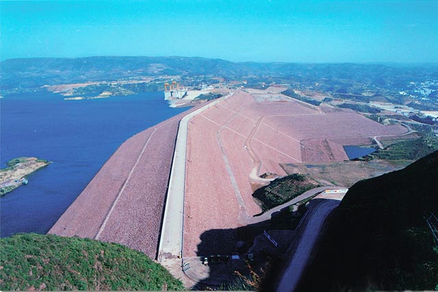 小浪底拦河大坝 